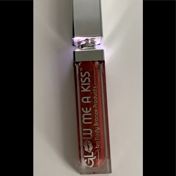 Light-Up Lip Gloss w Mirror In Grammy Gift Baskets - Picture 4 of 6